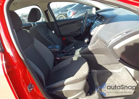 2013 Ford Focus Se z USA, uszkodzony, nr VIN 1FADP3F2XDL196045